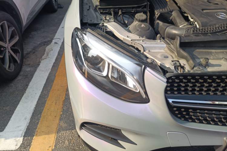 Used Mercedes-Benz GLC 2017 GLC 200 4MATIC Coupe SUV Right Front Headlight