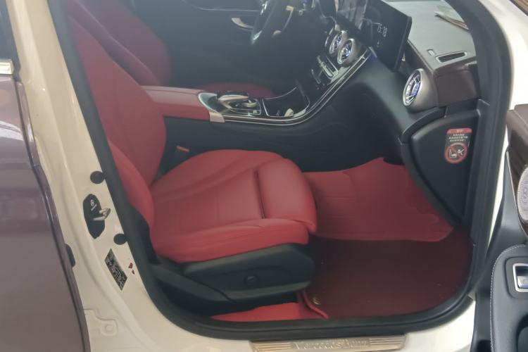 Used Mercedes-Benz GLC 2017 GLC 260 4MATIC Dynamic Edition Right Front Seat
