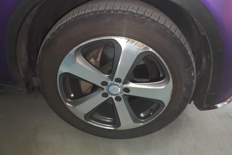 Used Mercedes-Benz GLC 2017 GLC 260 4MATIC Luxury Model Right Front Wheel Hub