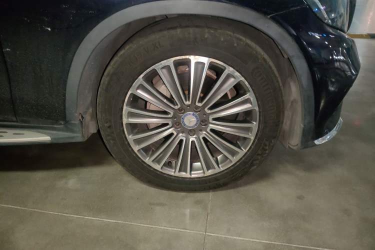 Used Mercedes-Benz GLC 2017 GLC 260 4MATIC Dynamic Edition Right Front Wheel Hub