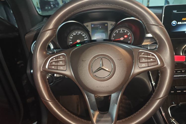 Used Mercedes-Benz GLC 2017 GLC 260 4MATIC Luxury Model Steering Wheel