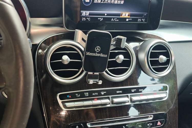 Used Mercedes-Benz GLC 2017 GLC 260 4MATIC Luxury Model Audio And AC Panel