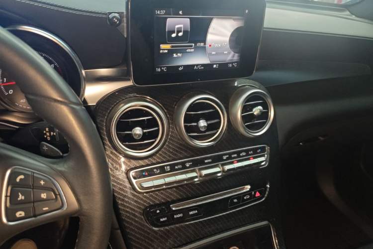Used Mercedes-Benz GLC 2017 GLC 260 4MATIC Luxury Model Audio And AC Panel