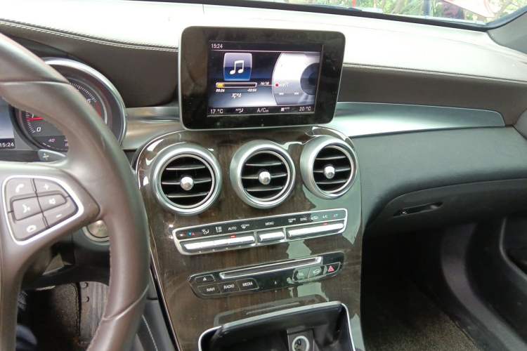 Used Mercedes-Benz GLC 2017 GLC 260 4MATIC Luxury Model Audio And AC Panel