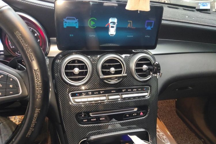 Used Mercedes-Benz GLC 2017 GLC 260 4MATIC Dynamic Edition Audio And AC Panel