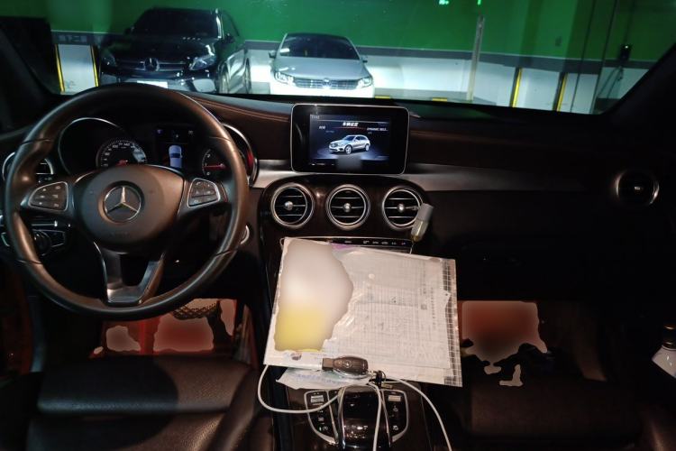Used Mercedes-Benz GLC 2017 GLC 260 4MATIC Dynamic Edition Center Console