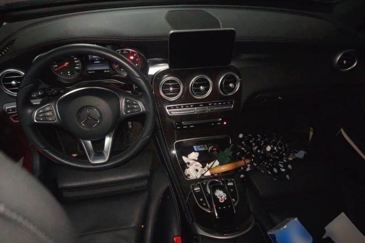 Used Mercedes-Benz GLC 2017 GLC 260 4MATIC Luxury Model Center Console