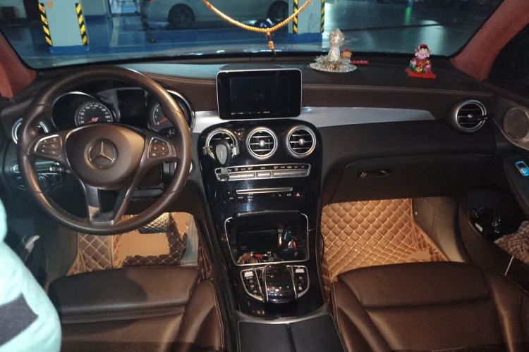 Used Mercedes-Benz GLC 2017 GLC 200 4MATIC Center Console