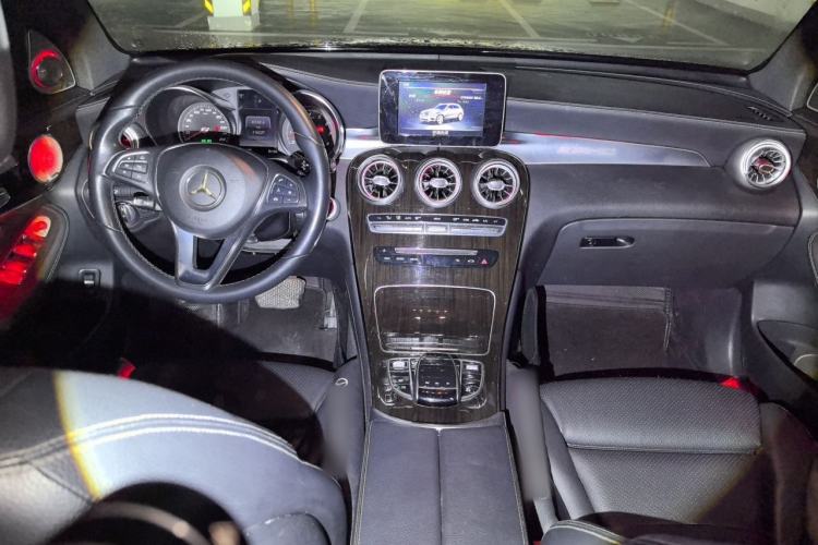Used Mercedes-Benz GLC 2017 GLC 260 4MATIC Luxury Model Center Console