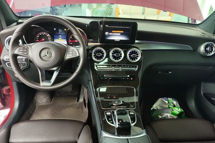 Used Mercedes-Benz GLC 2017 GLC 260 4MATIC Luxury Model Center Console