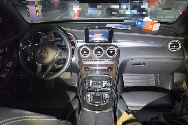 Used Mercedes-Benz GLC 2017 GLC 260 4MATIC Dynamic Edition Center Console