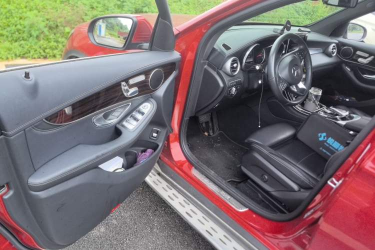 Used Mercedes-Benz GLC 2017 GLC 260 4MATIC Luxury Model Driver Seat