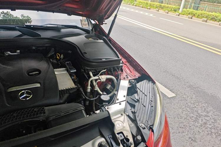 Used Mercedes-Benz GLC 2017 GLC 260 4MATIC Luxury Model Engine Bay Left