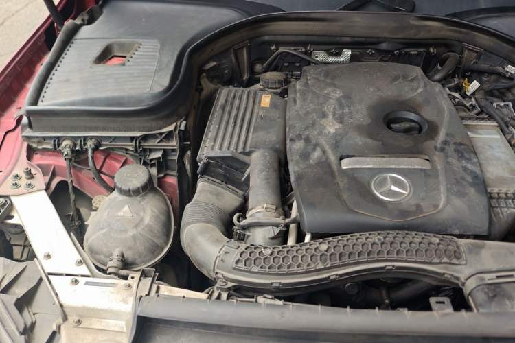 Used Mercedes-Benz GLC 2017 GLC 260 4MATIC Luxury Model Engine Bay Right
