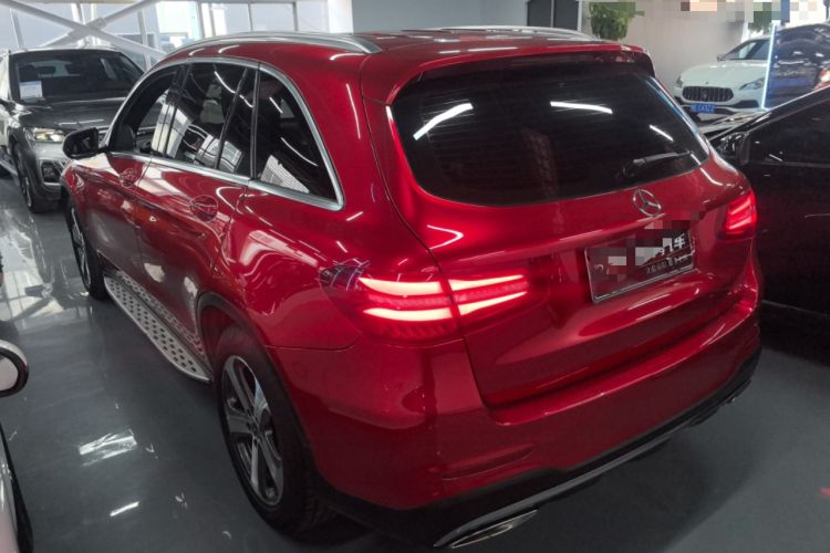 Used Mercedes-Benz GLC 2017 GLC 260 4MATIC Luxury Model Exterior 2