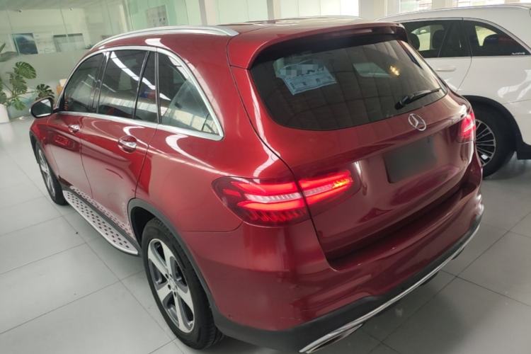 Used Mercedes-Benz GLC 2017 GLC 260 4MATIC Luxury Model Exterior 2