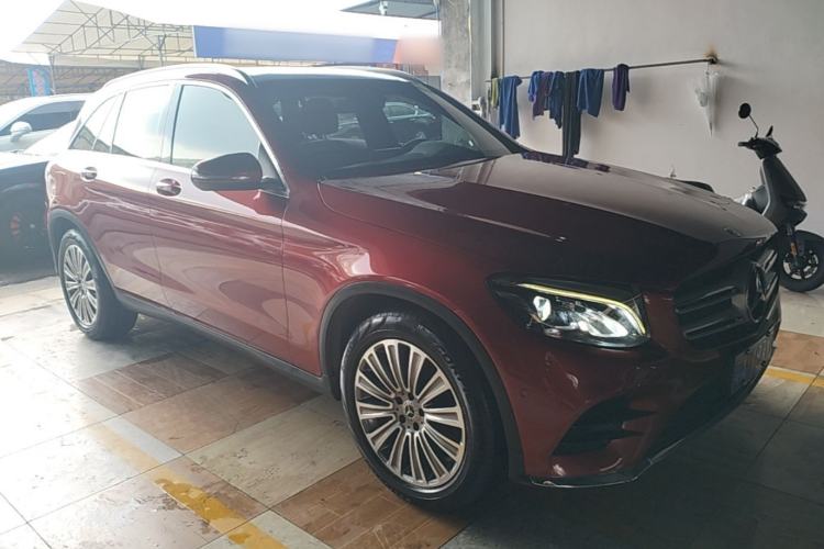 Used Mercedes-Benz GLC 2017 GLC 260 4MATIC Dynamic Edition Front Right 45 Deg
