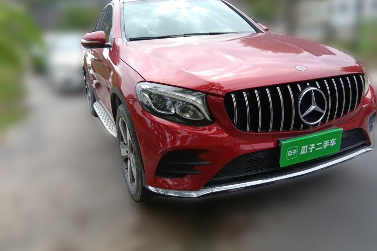 Used Mercedes-Benz GLC 2017 GLC 260 4MATIC Luxury Model Front Right 45 Deg