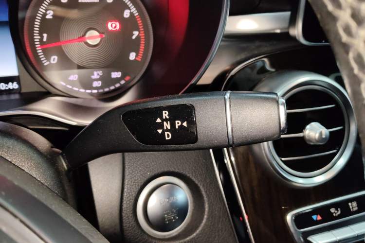 Used Mercedes-Benz GLC 2017 GLC 260 4MATIC Dynamic Edition Gear Lever