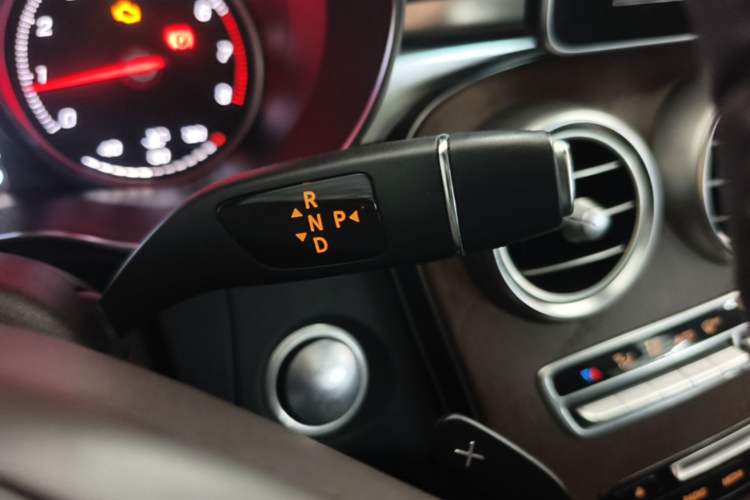 Used Mercedes-Benz GLC 2017 GLC 300 4MATIC Sport Edition Gear Lever