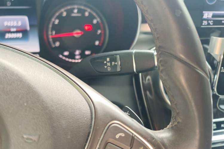 Used Mercedes-Benz GLC 2017 GLC 260 4MATIC Luxury Model Gear Lever