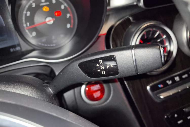 Used Mercedes-Benz GLC 2017 GLC 260 4MATIC Luxury Model Gear Lever