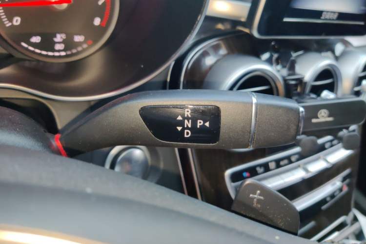 Used Mercedes-Benz GLC 2017 GLC 260 4MATIC Dynamic Edition Gear Lever
