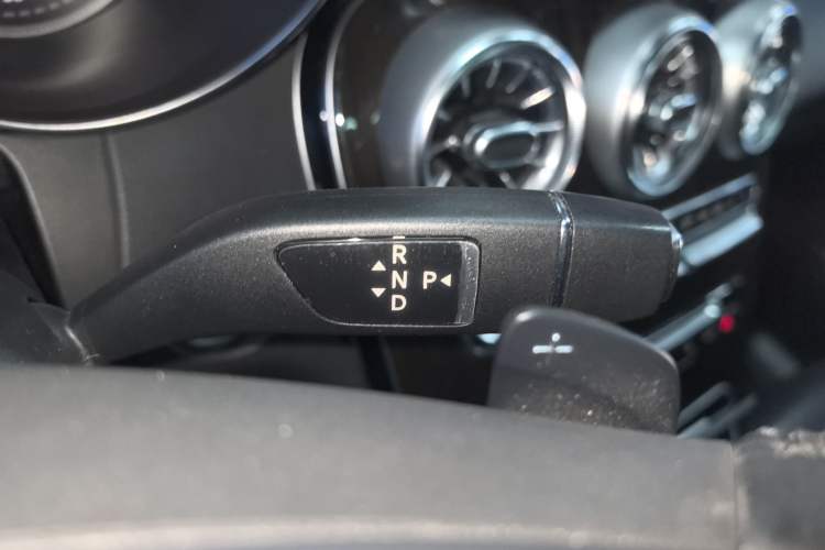 Used Mercedes-Benz GLC 2017 GLC 260 4MATIC Luxury Model Gear Lever