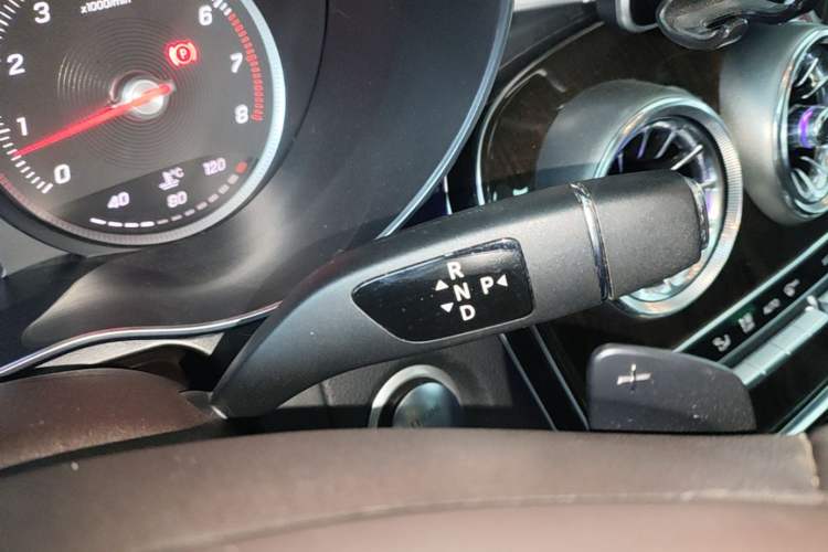 Used Mercedes-Benz GLC 2017 GLC 260 4MATIC Luxury Model Gear Lever