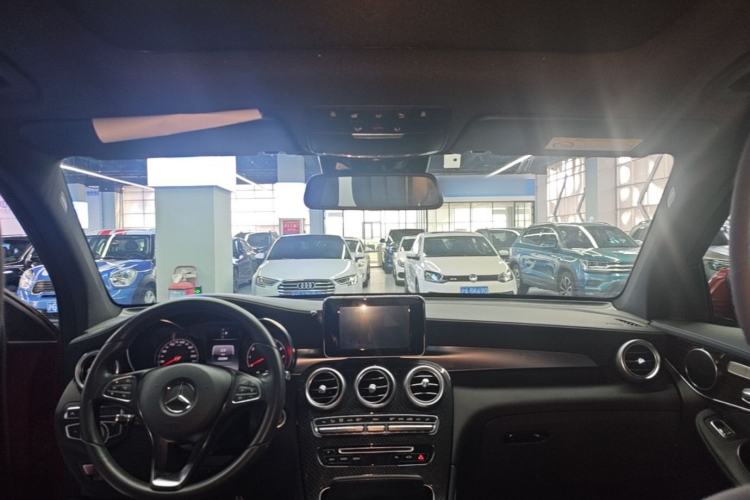 Used Mercedes-Benz GLC 2017 GLC 260 4MATIC Luxury Model Headliner