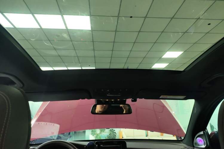 Used Mercedes-Benz GLC 2017 GLC 260 4MATIC Luxury Model Headliner