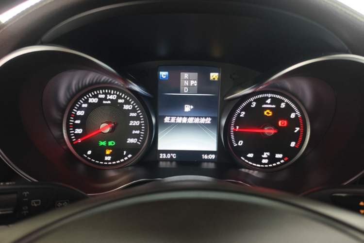 Used Mercedes-Benz GLC 2017 GLC 300 4MATIC Sport Edition Instrument Cluster