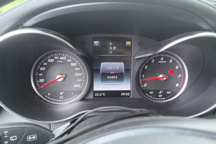 Used Mercedes-Benz GLC 2017 GLC 260 4MATIC Luxury Model Instrument Cluster