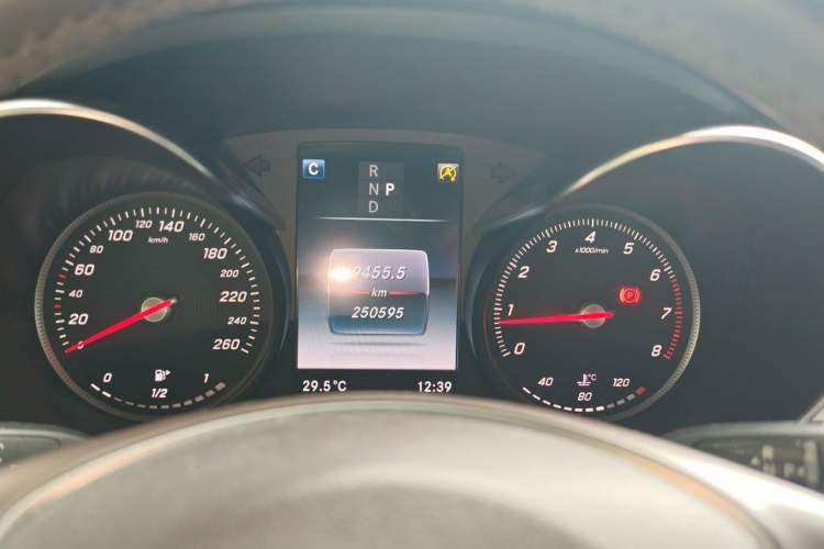 Used Mercedes-Benz GLC 2017 GLC 260 4MATIC Luxury Model Instrument Cluster