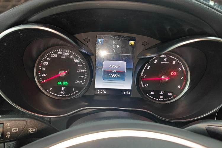 Used Mercedes-Benz GLC 2017 GLC 260 4MATIC Luxury Model Instrument Cluster