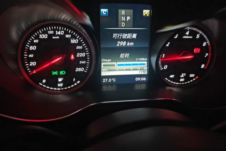 Used Mercedes-Benz GLC 2017 GLC 260 4MATIC Luxury Model Instrument Cluster
