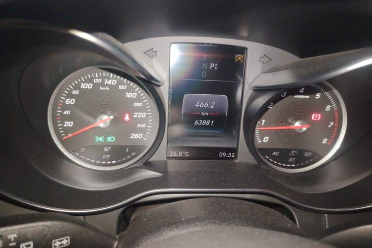 Used Mercedes-Benz GLC 2017 GLC 260 4MATIC Luxury Model Instrument Cluster