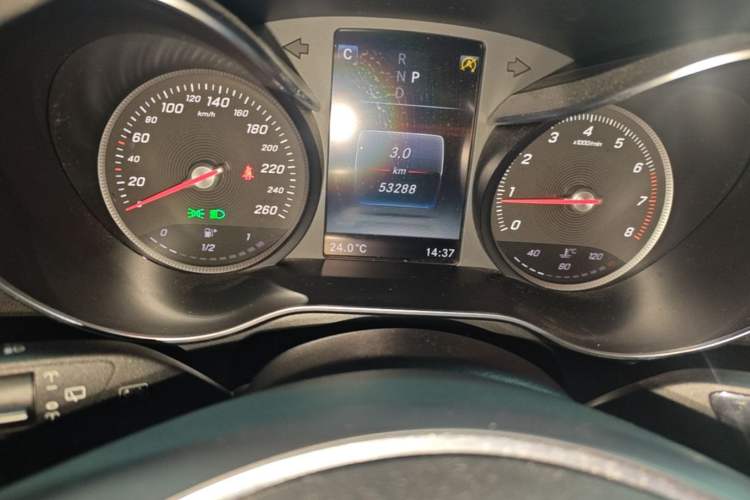 Used Mercedes-Benz GLC 2017 GLC 260 4MATIC Luxury Model Instrument Cluster