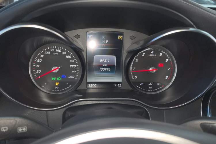 Used Mercedes-Benz GLC 2017 GLC 260 4MATIC Luxury Model Instrument Cluster