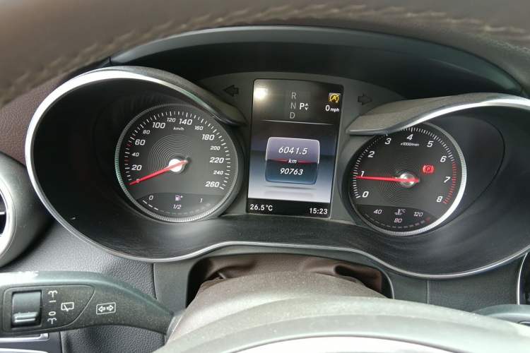 Used Mercedes-Benz GLC 2017 GLC 260 4MATIC Luxury Model Instrument Cluster