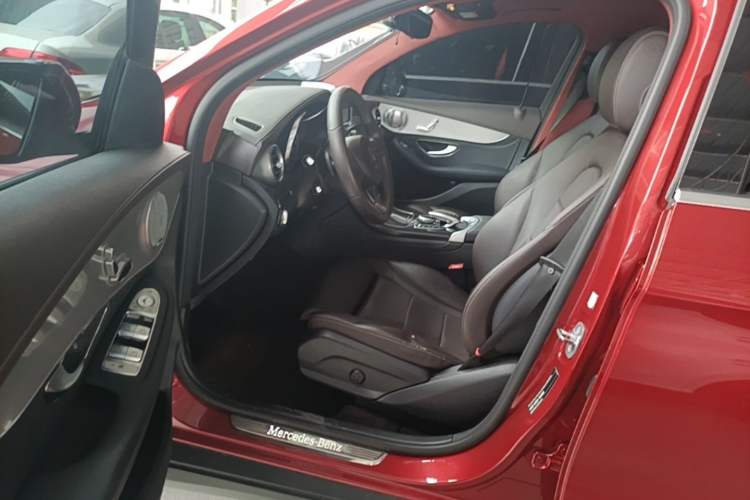 Used Mercedes-Benz GLC 2017 GLC 200 4MATIC Interior 2