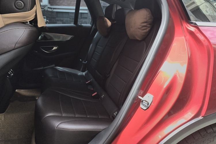 Used Mercedes-Benz GLC 2017 GLC 260 4MATIC Dynamic Edition Interior 4