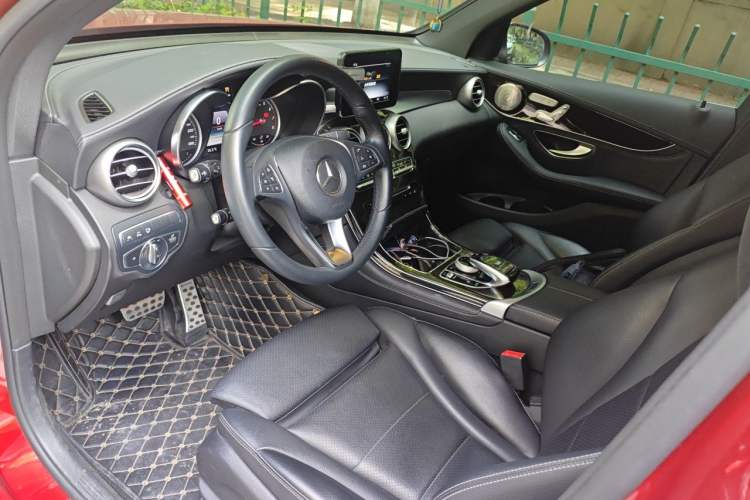 Used Mercedes-Benz GLC 2017 GLC 260 4MATIC Luxury Model Left Front Seat