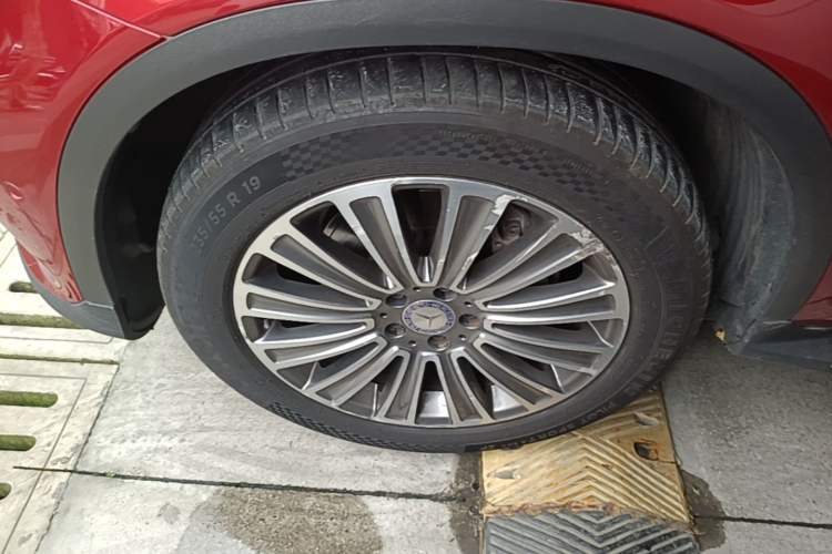 Used Mercedes-Benz GLC 2017 GLC 200 4MATIC Left Front Wheel Hub