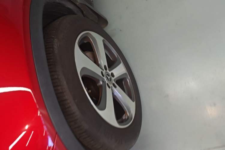 Used Mercedes-Benz GLC 2017 GLC 260 4MATIC Luxury Model Left Front Wheel Hub