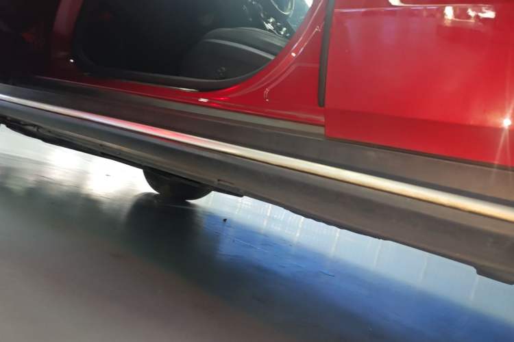 Used Mercedes-Benz GLC 2017 GLC 260 4MATIC Luxury Model Left Side Sill