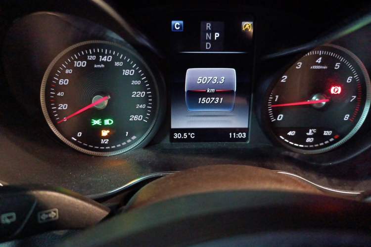 Used Mercedes-Benz GLC 2017 GLC 260 4MATIC Dynamic Edition Odometer Close Up