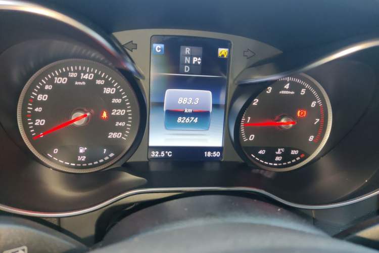 Used Mercedes-Benz GLC 2017 GLC 260 4MATIC Dynamic Edition Odometer Close Up