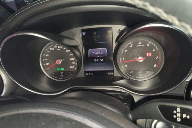 Used Mercedes-Benz GLC 2017 GLC 260 4MATIC Dynamic Edition Odometer Close Up