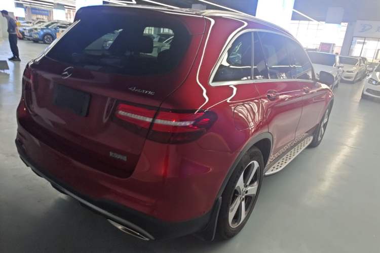 Used Mercedes-Benz GLC 2017 GLC 260 4MATIC Luxury Model Rear Right 45 Deg